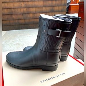 Hunter Short Vertical Quilt Rainboots